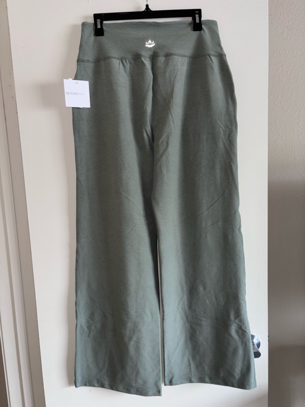 NWT Beyond Yoga Olive Green Flare Leg Laid Back Pant Sz L - Picture 9 of 13